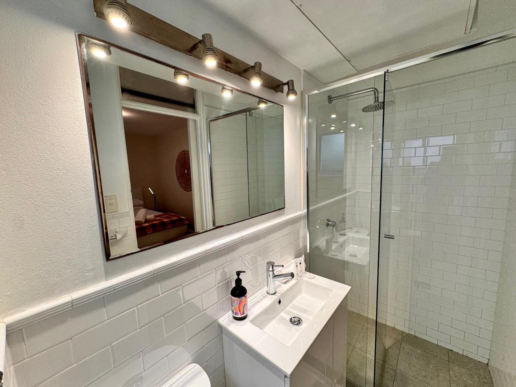 1 Bdrm Manly Beachside Apt With Parking Sydney Exteriör bild